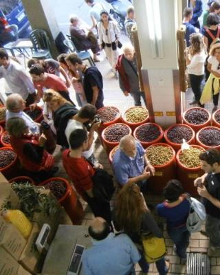Ελιές Αριάνα, Ελιές Μαύρες, Ελιές Πράσινες, Ελιές Καλαμών , Τουρσί, Ελαιόλαδο, Σπορέλαιο | Παραδοσιακός Ελαιώνας | Χονδρική |Ελιές Μαύρες, Ελιές Πράσινες, Ελιές Καλαμών , Τουρσί, Ελαιόλαδο, Σπορέλαιο | Παραδοσιακός Ελαιώνας | Χονδρική |Ελιές Μαύρες, Ελιές Πράσινες, Ελιές Καλαμών , Τουρσί, Ελαιόλαδο, Σπορέλαιο